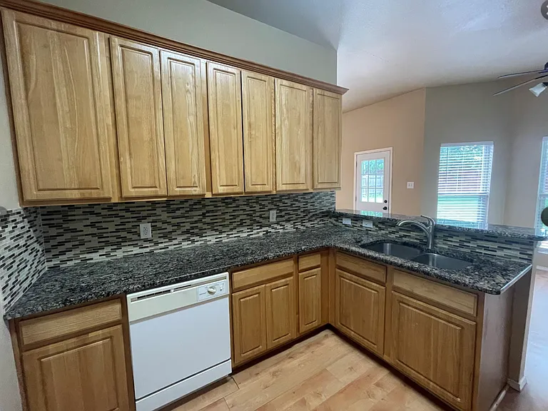 9328 Sycamore St — Photo 2