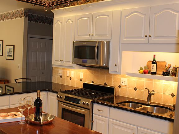 3rd image of 205 Mateer Cir