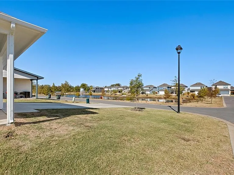 4790 Planetree St — Photo 26