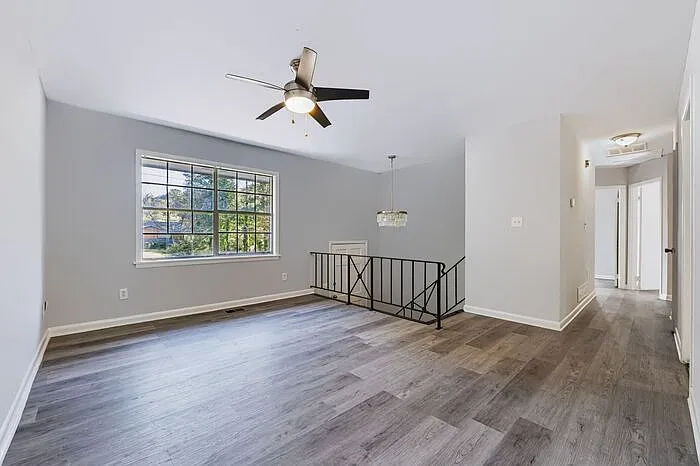 5 bed, 2.0 bath, 1900 sqft, $2,145 — Photo 4