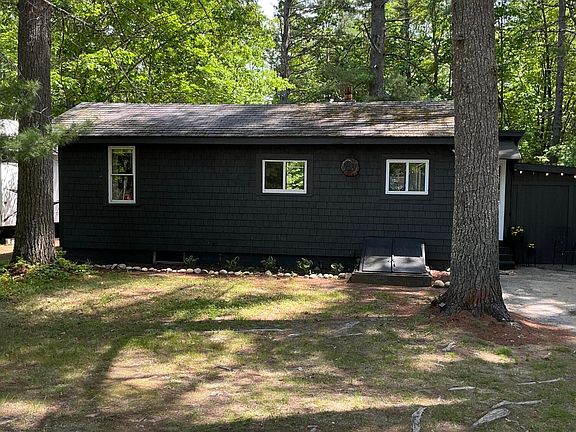 3rd image of 16 Morse Avenue