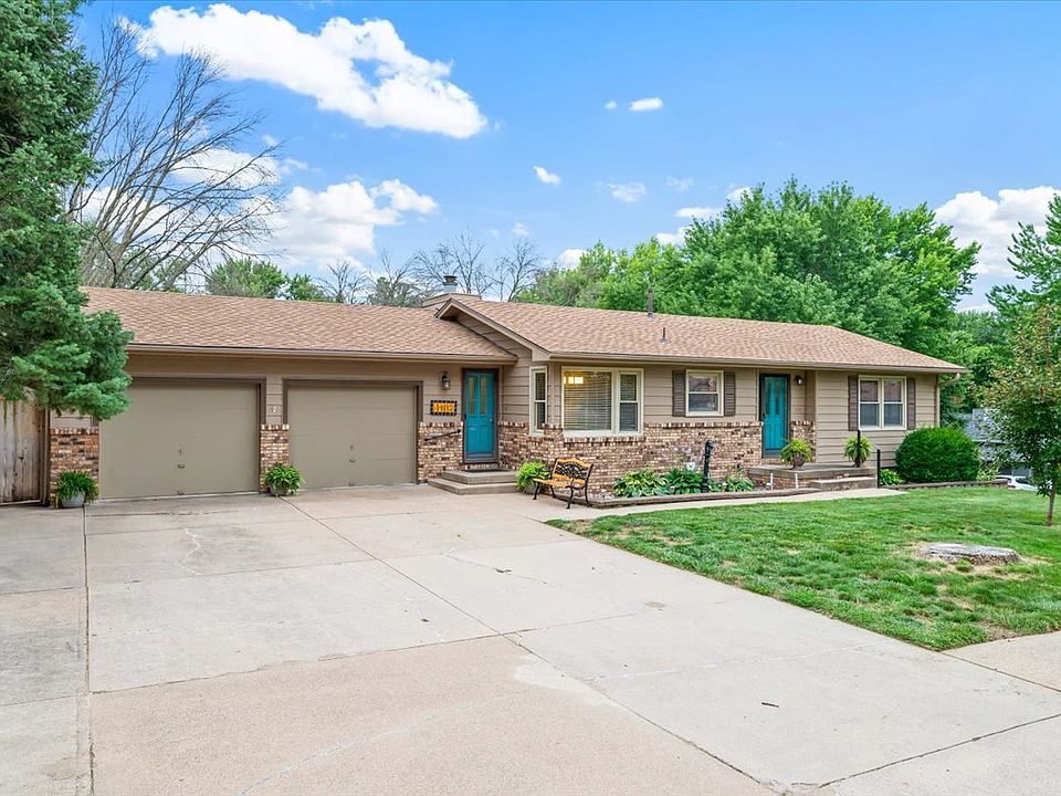 1st image of 301 Hillway Dr