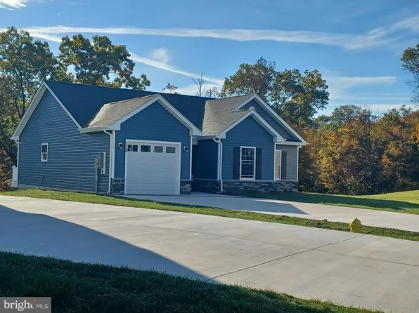 320 Equinox Way, Martinsburg, WV 25401