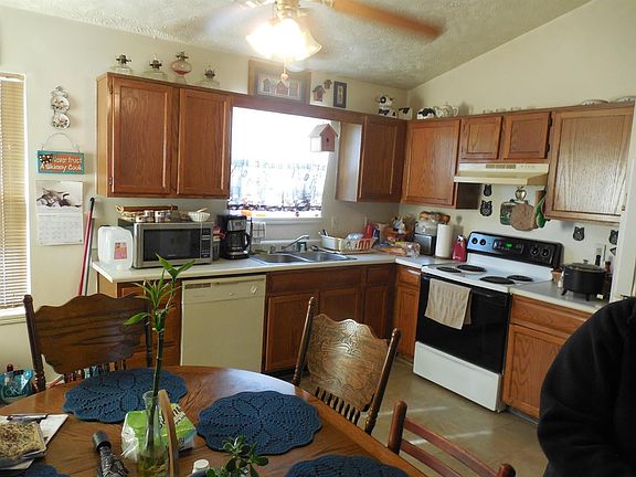 2nd image of 105 Wolfe St #105-107
