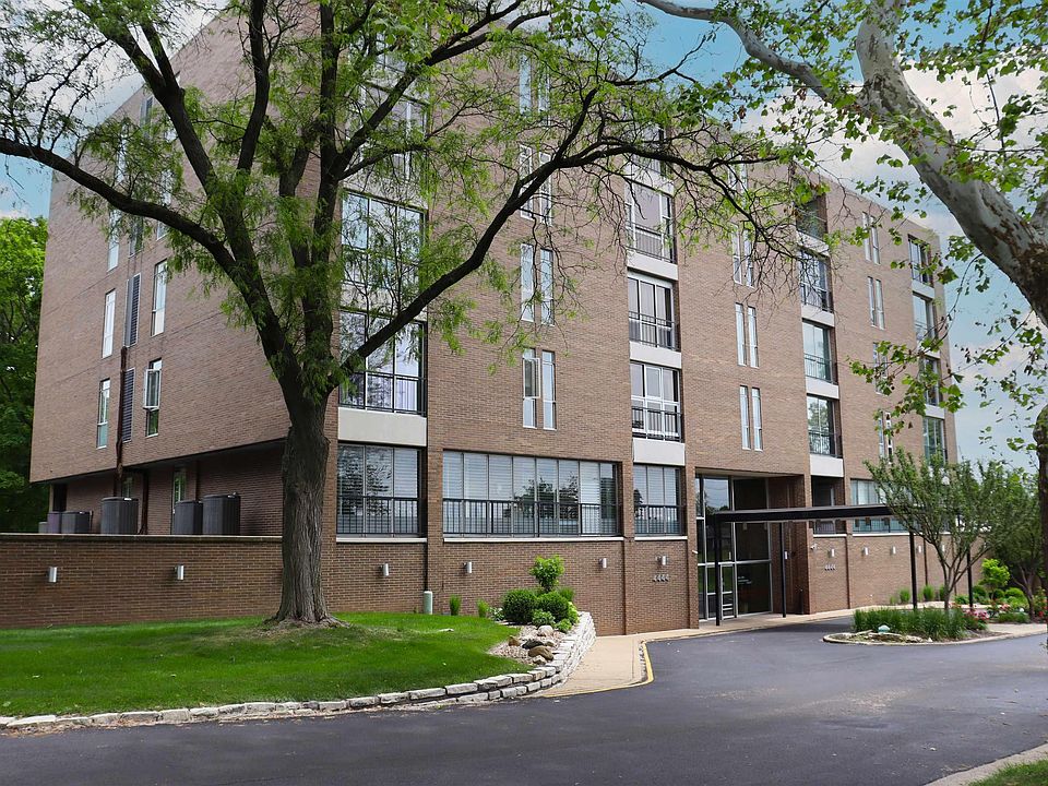 1st image of 4444 N Knoxville Ave APT 404