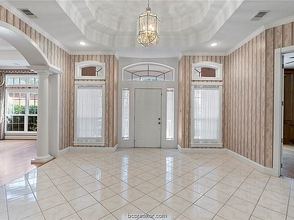 3rd image of 4600 Spyglass Ct