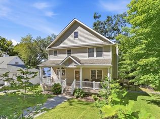 212 Long Pond Rd W, Hewitt, NJ 07421
