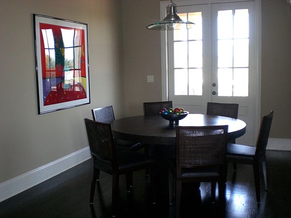 Eat-in Kitchen