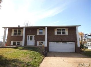 1832 Cottonwood Dr, Imperial, MO 63052