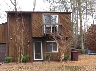 5 Keswick Cir, Chesapeake, VA 23320