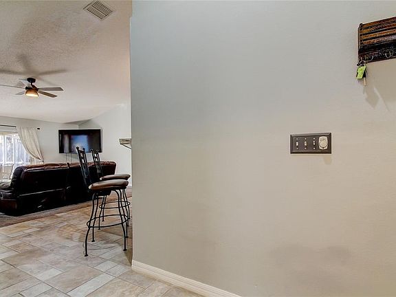 5th image of 11303 Clayridge Dr