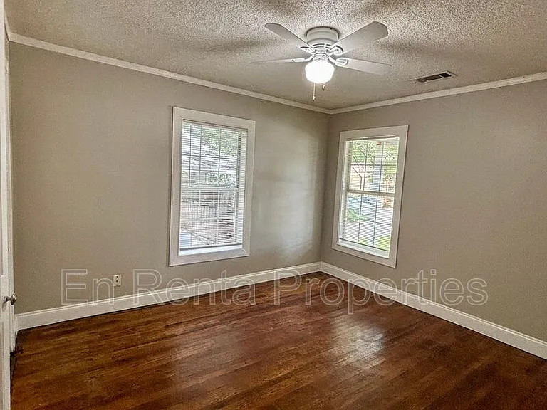 3009 Honeysuckle Ave — Photo 8