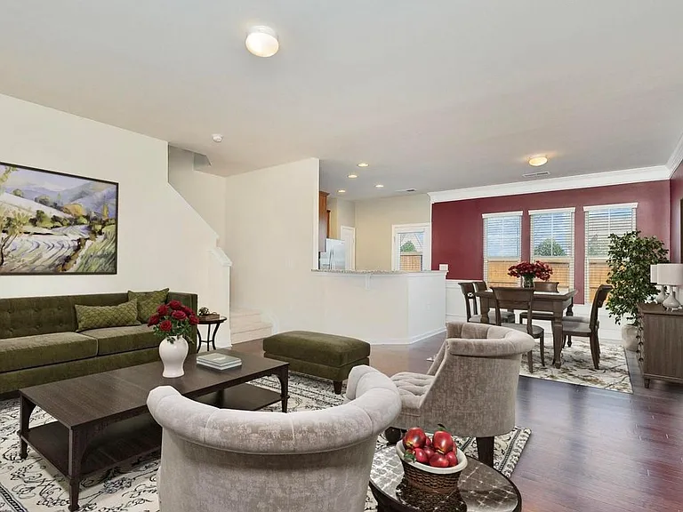 215 Brier Crossings Loop — Photo 3