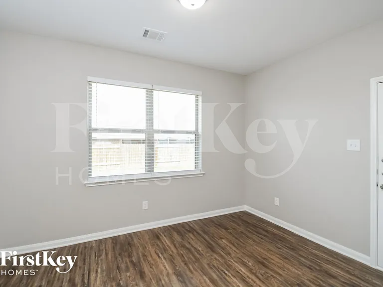 1536 Millennium Dr — Photo 11