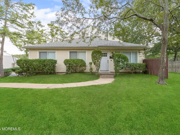 180 Tudor Court, Lakewood, NJ 08701