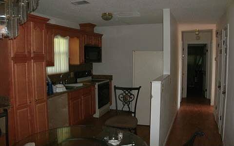 3rd image of 174 SW Shady Oak Way