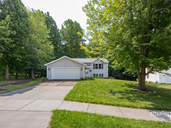 342 Willow Run Dr, Wayland, MI 49348