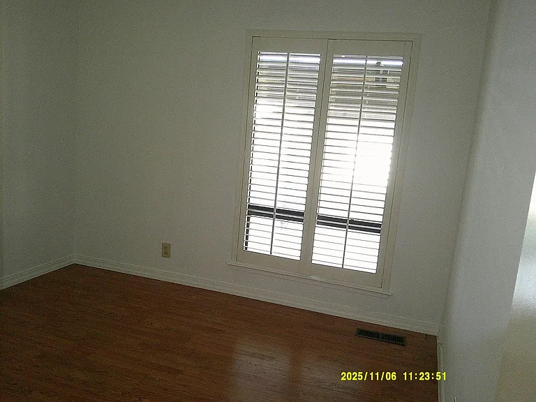 390 S Almond St — Photo 20