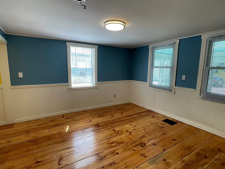 21 E Bow St — Photo 9