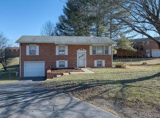 416 Boxwood Ct, Piney Flats, TN 37686