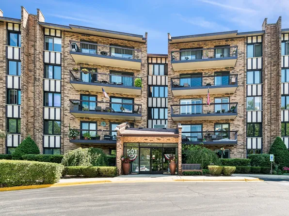 501 Lake Hinsdale Dr APT 109, Willowbrook, IL 60527