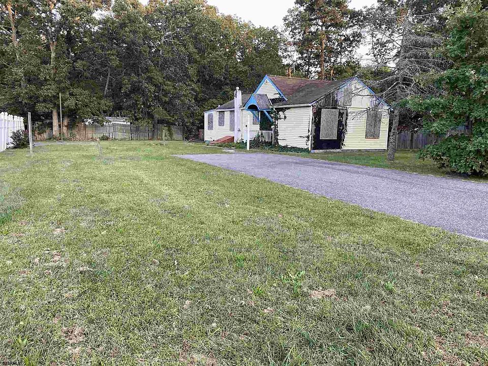 1st image of 452 Poplar Ave