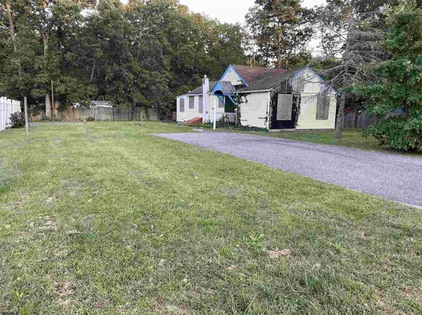 452 Poplar Ave, Galloway, NJ 08205