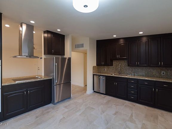 4th image of 343 E Continental Dr