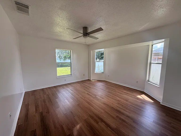 1765 SW Desert Ave — Photo 11