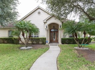 3318 W Roadrunner Dr, Edinburg, TX 78541