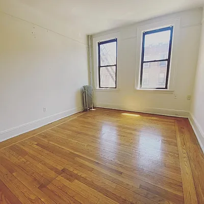 Rented by MQ Realty LLC | media 9