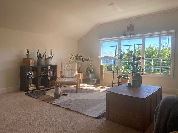 Nice living room with newer carpeting