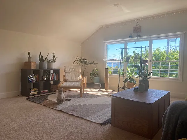 Nice living room with newer carpeting