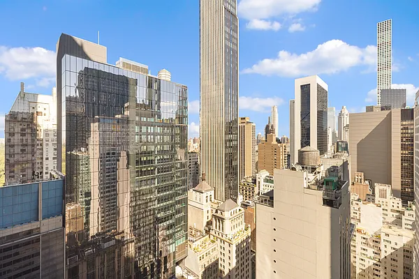 ビル20本 100 Flatbush Ave. to be City's First All-Electric, Solar