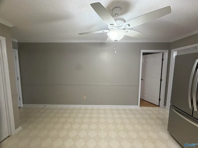 402 Pine St NW — Photo 12