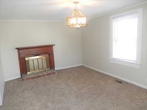 2nd image of 1015 Oberlin Rd