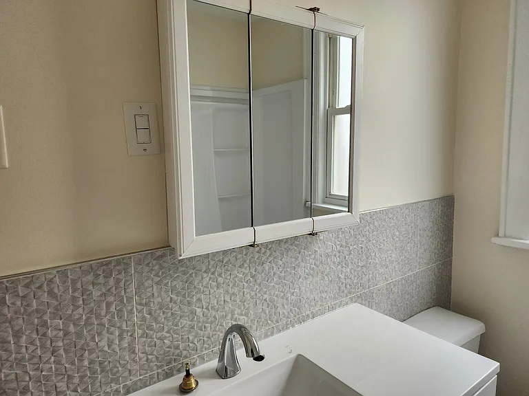 921 Sheridan Ave #1-L — Photo 3