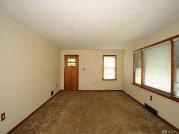 3rd image of 410 Victoria Dr