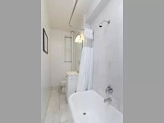 4th image of 137 W 81st St APT 8