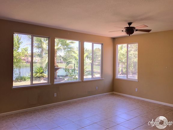 Extra large Family Room