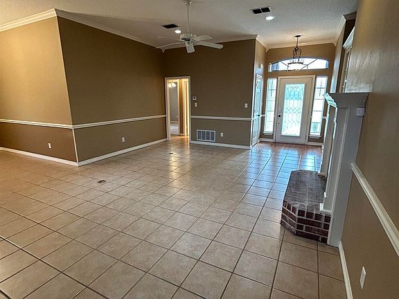 3rd image of 320 Briarcrest Dr