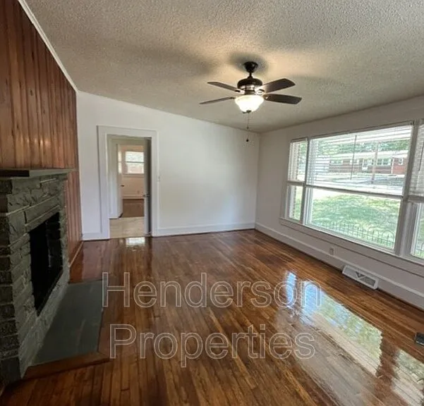 1335 Eastside Ave — Photo 3