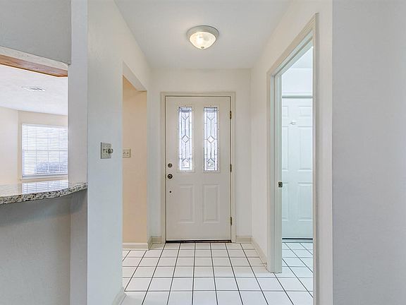 2nd image of 2652 Yarmouth Ln