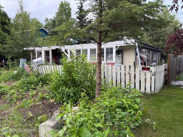 4003 Lois Dr, Anchorage, AK 99517