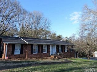 151 25th Ave NW, Hickory, NC 28601