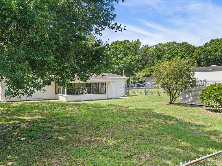 7806 Belmont Ave — Photo 27