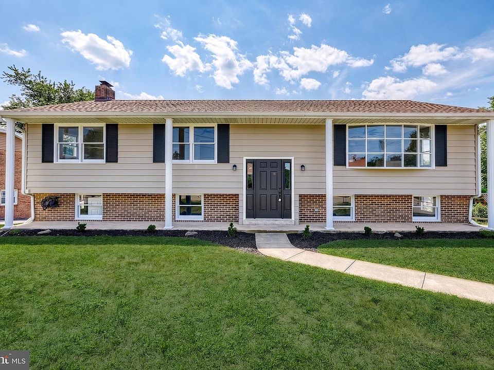 1st image of 7 Crestline Dr