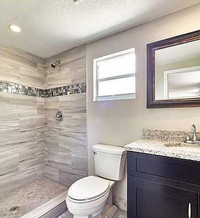 5th image of 3720 SW 45th Ave