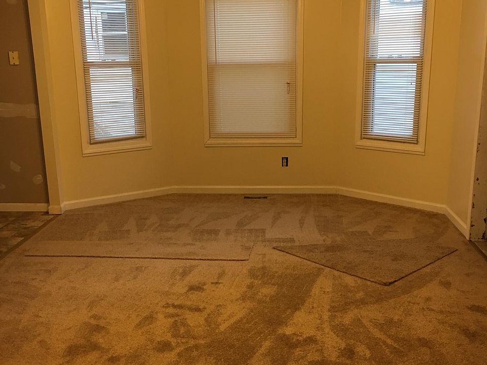 2nd image of 10 Glover Pl #10