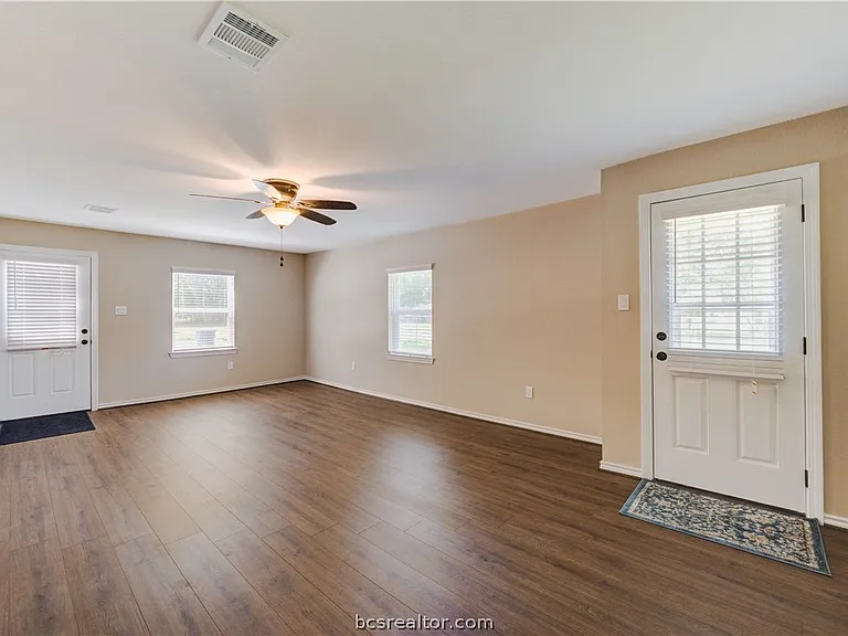 703 Horlock St — Photo 15